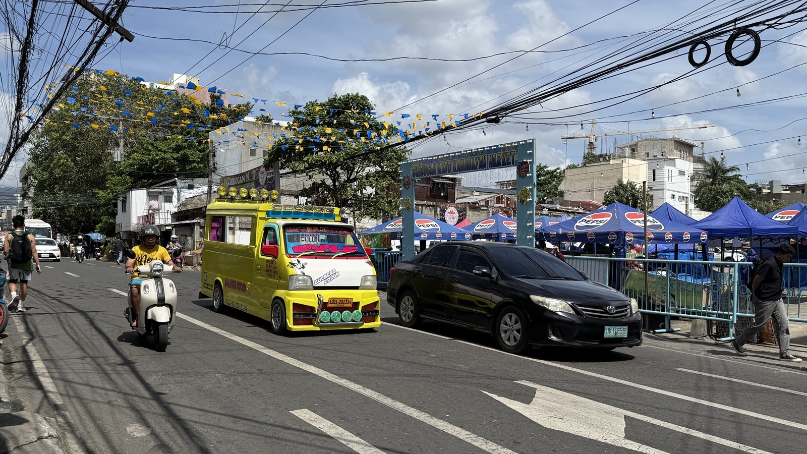 Philippines cảnh báo không quay vlog khi lái xe